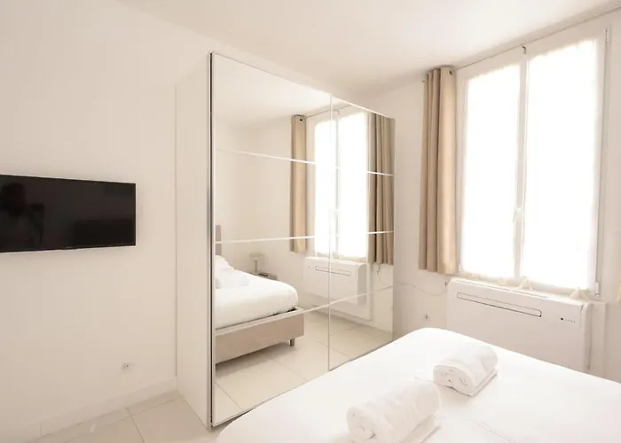 Апартаменты Le Nine - 2 Prs Standing Vieil